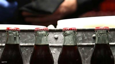 أيهما أفضل في المذاق.. المشروبات الغازية في الزجاجة أم العبوة البلاستيكية