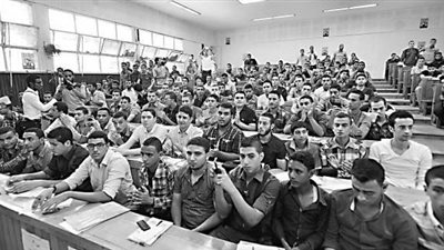 بالمستندات.. مناهج  بجامعة الأزهر تنشر فكر سيد قطب وتصف القرضاوي بـ