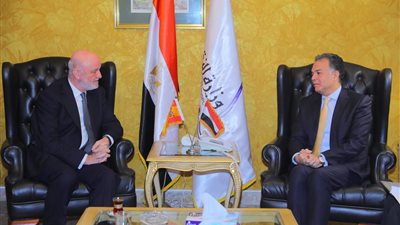 وزير النقل يلتقي السفير الإسباني لبحث التعاون في السكك الحديدية