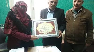 صحة أبشواي تكرم عامل عثر على حقيبة بها 50 ألف جنيه وقام بتسليمها إلى صاحبها (صور)