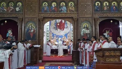 شاهد.. بدء مراسم قداس عيد الميلاد المجبد بمطرانية الأنبا شنودة في الغردقة (صور)