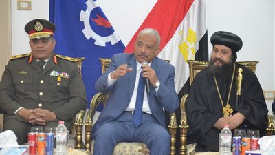 محافظ السويس والقيادات الأمنية يهنئون الإخوة الأقباط بعيد الميلاد (صور)