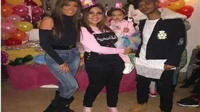 جولة مع الفنانين.. مي كساب ترقص مع زوجها على 