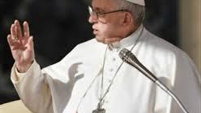 بابا الفاتيكان يحذر من عودة الحركات القومية والشعبوية