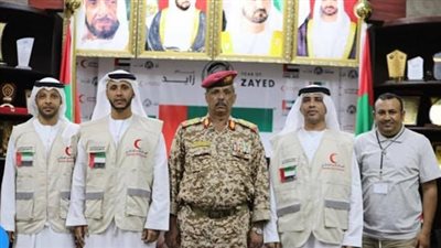 محافظ لحج يناقش مع ممثلي الهلال الأحمر الإماراتي الخطط المستقبلية