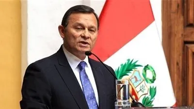 بيرو تمنع رئيس فنزويلا وأعضاء حكومته من دخول البلاد