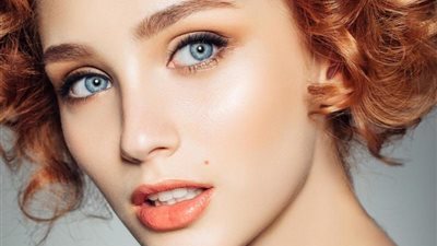 دليلك الشامل لوضع مكياج البشرة المناسب