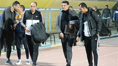 وصول لاعبي المصري إلى ملعب الإسماعيلية للقاء بيراميدز (صور)