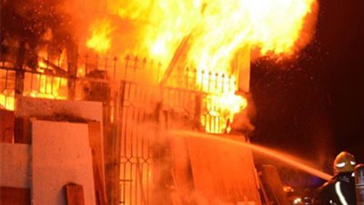 حريق منزلين في سوهاج وتفحم ربة منزل