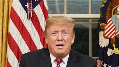 ترامب يجدد تمسّكه بالجدار