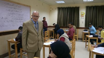 مدير التأمين الصحي ببني سويف يتفقد لجان معهد التمريض (صور)