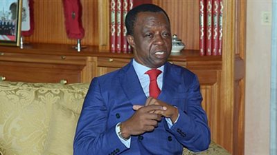 رئيس البرلمان الإفريقي يطالب الشباب باتخاذ محمد صلاح قدوة