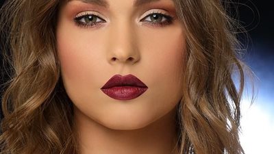 للمرأة العاملة.. خطوات تجعل المكياج يدوم طويلا