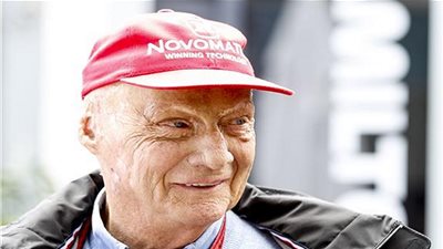 بطل العالم السابق لسباقات فورمولا 1 يدخل الرعاية المركزة