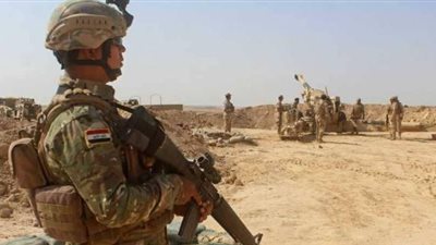 انفجار يستهدف عرضا عسكريا للجيش الوطني اليمني في قاعدة العند