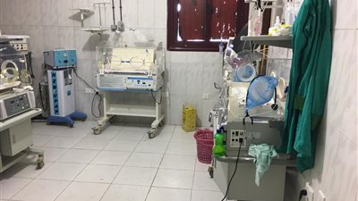 صحة المنيا تضبط وتصادر منشآت غير مرخصة وأدوية بإحدى القرى 