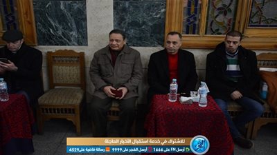 كرم جبر يقدم العزاء في والدة الإعلامي جمال الشاعر (صور)