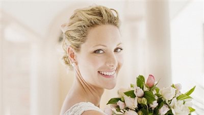 وصفات طبيعية لترطيب بشرة العروس الدهنية قبل الزفاف