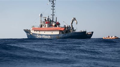 إيطاليا: ملتزمون باستقبال مهاجرى سفينة «سى ووتش»