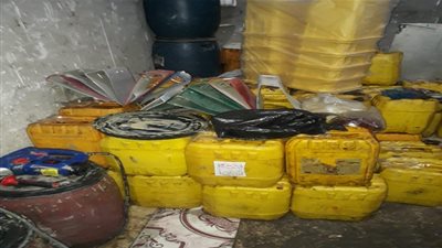  ضبط 18 طن زيوت طعام غير صالحة للاستهلاك بكرداسة