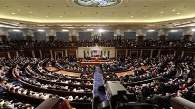 النواب الأمريكي يوافق على مشروع قانون لإعادة فتح بعض الوكالات