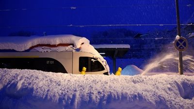 كثافة الثلوج بأوروبا تتسبب في وفاة 17 شخصًا