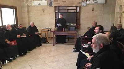 بطريرك الأقباط الكاثوليك يجتمع بكهنة إيبارشية الإسكندرية (صور)