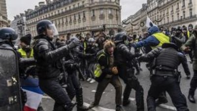 اعتقال 59 شخصاً في الأسبوع التاسع لاحتجاجات السترات الصفراء بباريس