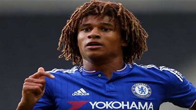 تشيلسي يخطط لاستعادة خدمات مدافعه  