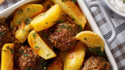 صينية البطاطس بالكفتة.. المكونات وطريقة العمل