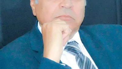 محافظ المنيا يحٌيل مُعلما للنيابة لتزوير 11 إجازة مرضية