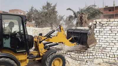 تنفيذ 12 قرار إزالة وحالات تعدي علي أراضي أملاك الدولة في السويس (صور)