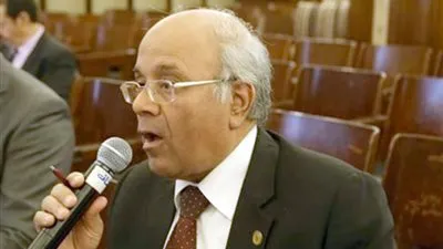 برلماني لـ أصحاب المحلات التجارية غير المرخصة: 