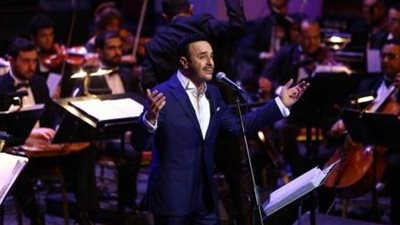 جولة مع الفنانين.. زينة تعاني من وعكة صحية.. وصابر الرباعي يحيي ذكرى الثورة التونسية