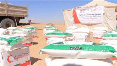 1000 سلة غذائية من الهلال الأحمر الإماراتي لأهالي دوعن بحضرموت