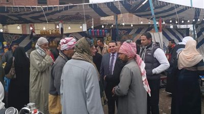 رئيس مدينة الرياض يتابع القافلة الغذائية في قرية أم سن بكفرالشيخ