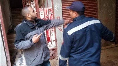 السيطرة على حريق أعلى عقار بحي الجمرك في الإسكندرية (صور)