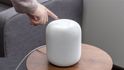 أبل تطلق سماعتها الذكية 