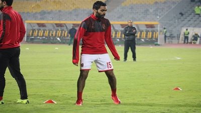عاجل.. ناقد رياضي يفجر مفاجأة عن غضب لاعبي الأهلي من حسين الشحات