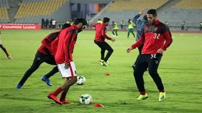 محمود الخطيب يتابع بعثة الأهلي في الجزائر