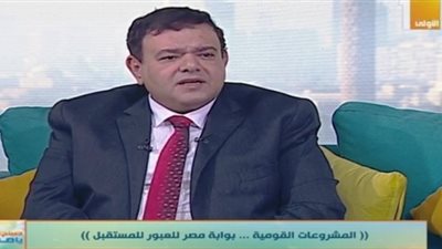 عماد نبيل: الانتهاء من المرحلة الثالثة لتطوير البنية التحتية للطرق خلال عام 2020 (فيديو)