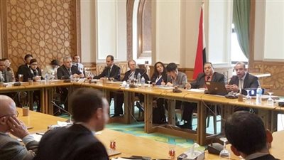 رئيس البورصة يبحث التعاون المشترك مع ممثلي 35 دولة أجنبية