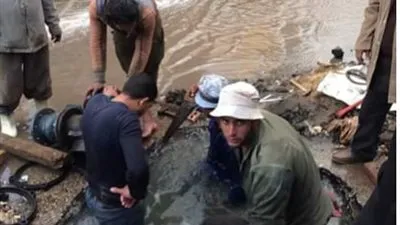 كسر في ماسورة المياه الرئيسية بكفر الزيات بالغربية (صور)