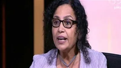 عفاف السيد: قائمة المنقولات ثمن عذرية المرأة.. ونفقة المتعة شئ غير محترم