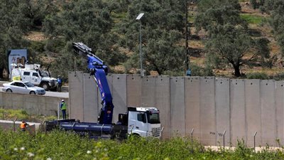 إسرائيل تستأنف البناء الإسمنتي على الحدود الجنوبية مع لبنان