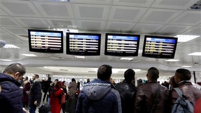 شلل تام في تونس مع بدء الإضراب