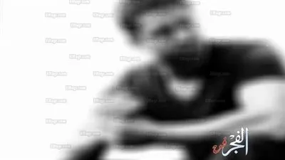 مغني مغمور يحقق الشهرة للشبه الكبير بينه وبين هذه الشخصية الشهيرة!