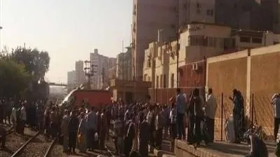 مصرع شابين إثر سقوطهما أسفل عجلات قطار 