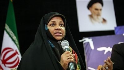 أمريكا: صحفية إيرانية تمثل أمام المحكمة اليوم