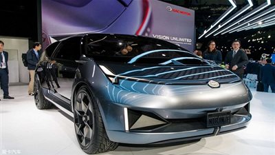 جاك تقدم سيارتها 